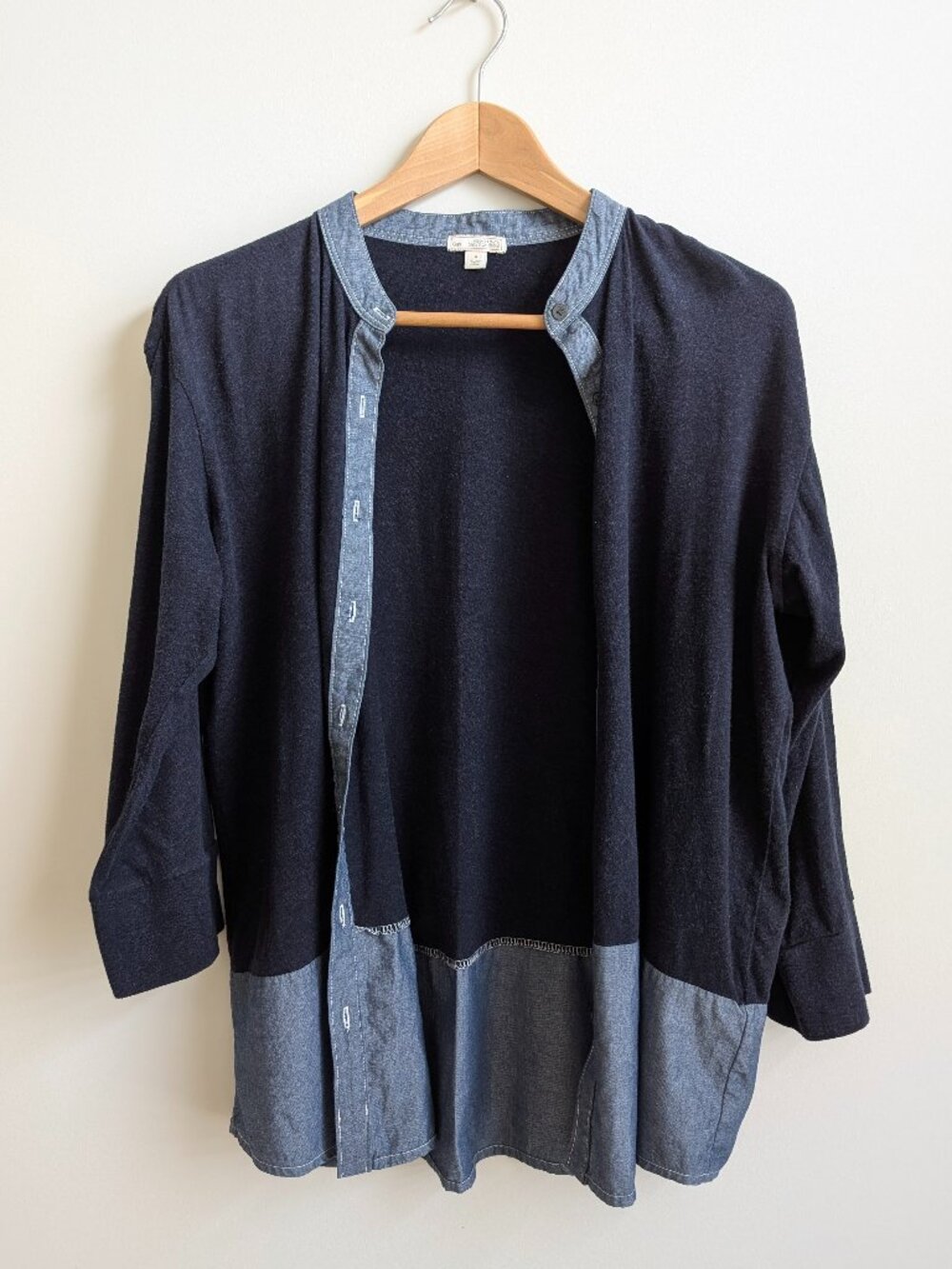 Gap Medium mandarin collar soft blue button down shirt